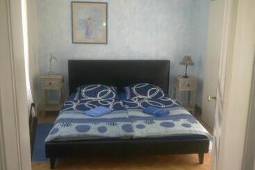 住宿加早餐  Wohnen Im Burg