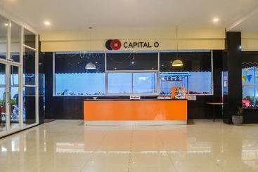 ホテル Capital O 1246  Grand Pacific