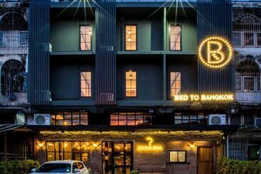 Bed To Bangkok   Hostel