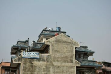 تختخواب و صبحانه Satori Homestay