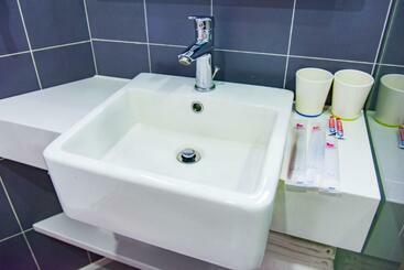 בית מלון כפרי Hanting  Jiayuguan Fangte Silu Shenhua Theme Park