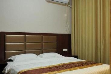 هتل Xianyang Airport Changle Business Inn