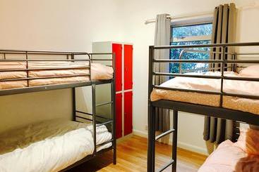 O Hostel