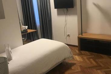 تختخواب و صبحانه Lainez Rooms & Suites