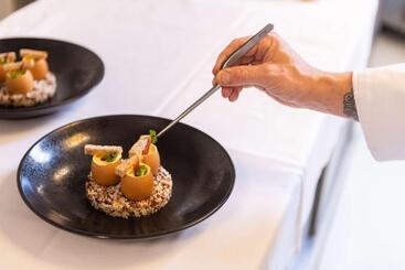 هتل Golden Tulip Saint Malo– Le Grand Be