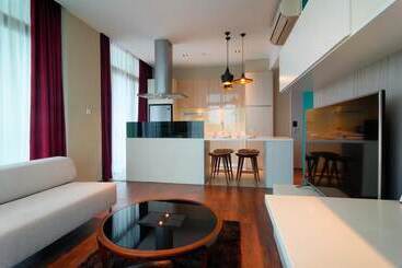 The Klagan Riverson Hotel & Residence