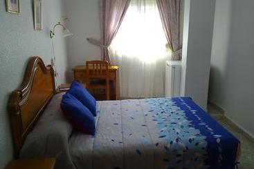 هاستل Hostal Asensio Nijar