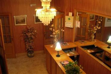 هاستل Hostal Asensio Nijar