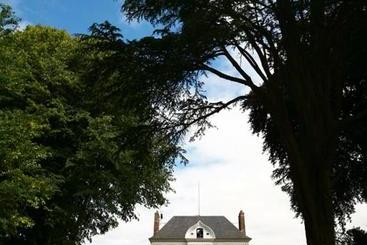 تختخواب و صبحانه Le Domaine Du Lieu Athan ,réservé Aux Adultes