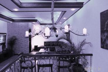 Otel Eustacia Suites