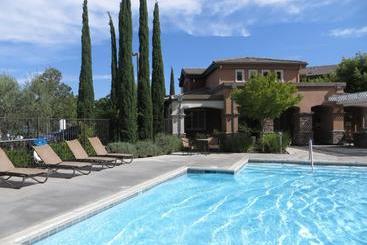 فندق Sacramento Guest Services