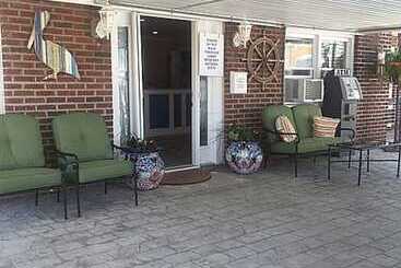 Pelican Point Motel