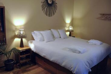 리조트 Adrift In Golden Bay  Absolute Beachfront Villas