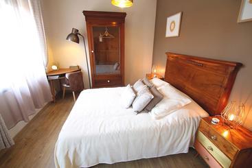 تختخواب و صبحانه Maison D Hôtes "l Atelier"