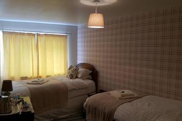 تختخواب و صبحانه Keeru S Guest House