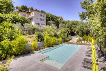 ベッドアンドブレックファースト La Bastide Perchée