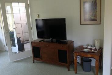 ベッドアンドブレックファースト Laurel S Cottage