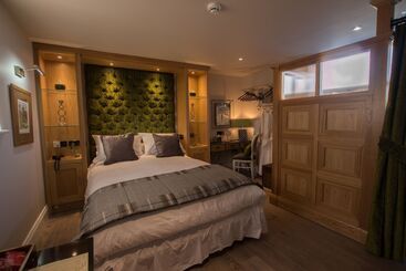 تختخواب و صبحانه The Peacock At Barlow