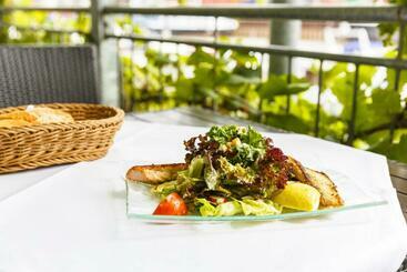 בית מלון כפרי Rheingold