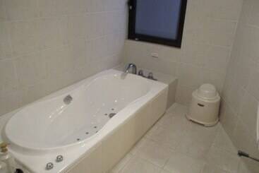 בית מלון כפרי Rplus   Adults Only