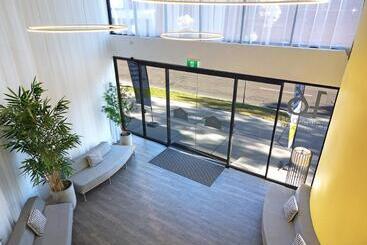 בית מלון כפרי Valuesuites Green Square