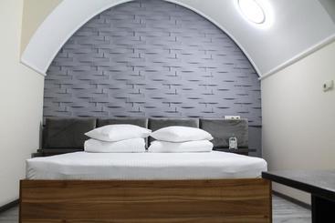 Square Hostel