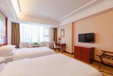 Vienna Hotel Shenzhen Bao An Xin An