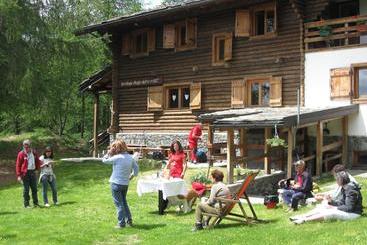 Rifugio Alpino L Ermitage  Hostel