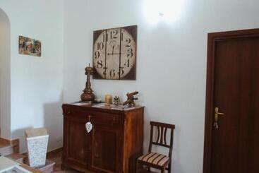 ベッドアンドブレックファースト Clock S House