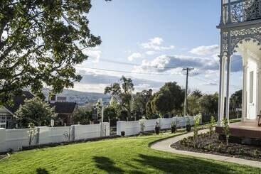 تختخواب و صبحانه Highfield House