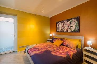 تختخواب و صبحانه L Acero