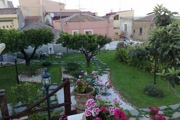 مبيت وإفطار L Antico Borgo