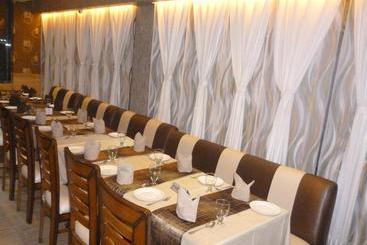 هتل Shivam Inn