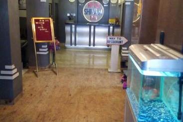هتل Shivam Inn