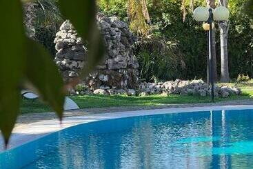 مبيت وإفطار All'ombra Del Palmeto