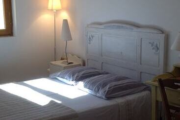 تختخواب و صبحانه Chambres D Hôtes De Fleurus