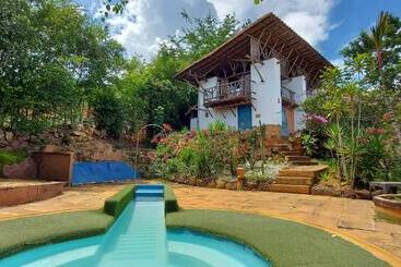 민박 El Cogollo By Mh