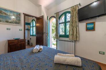 مبيت وإفطار Guest House Villa Verde   Short Term Room Rentals
