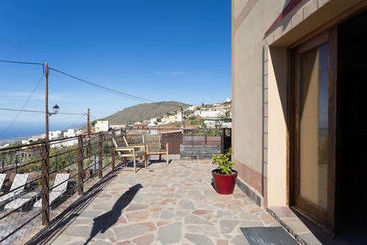 Casa Erques I Y Ii