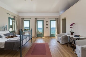 דירות לתיירים Electra Beachfront Villa