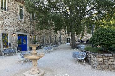 בית מלון כפרי Logis Hôtel Restaurant Le Domaine De L Eau Vive