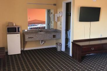 فندق على الطريق Lincoln Inn