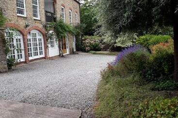 Stoneleigh Barn Bed And Breakfast