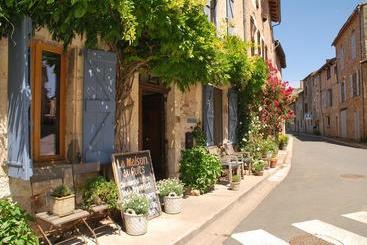 تختخواب و صبحانه La Maison Au Puits