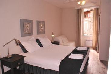 تختخواب و صبحانه La Maison Au Puits