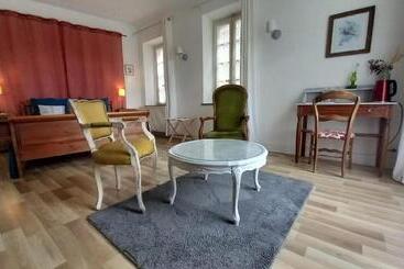 مبيت وإفطار Maison Rives   Village Du Livre De Montolieu