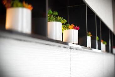 酒店 Home Inn Selected Nanjing Xuanwu Lake New Model Road Subway Station