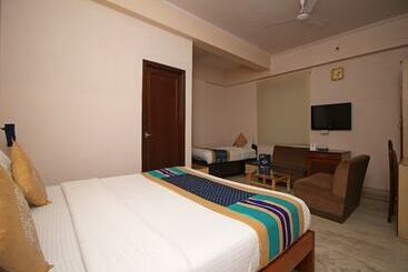 Отель Sai Residency