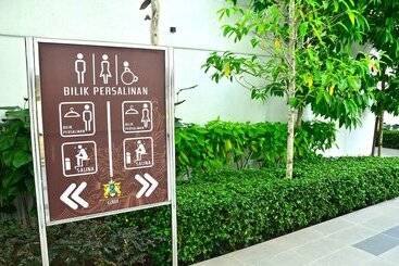 Отель Sri Beverly Hills Near Klia & Klia2 & F1