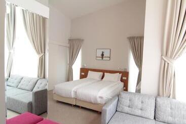 هتل Villa 21 By Victus